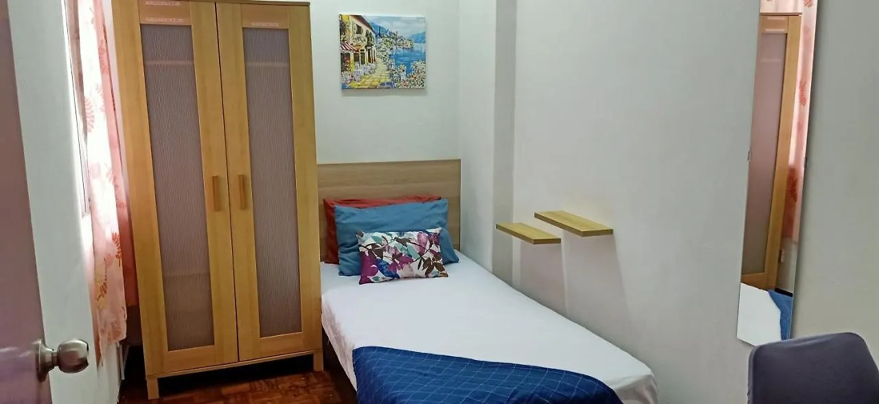 Budget Single Bedroom At Suria Kipark Damansara With Foldable Mattress For 2 Pax Kuala Lumpur Privatunterkunft