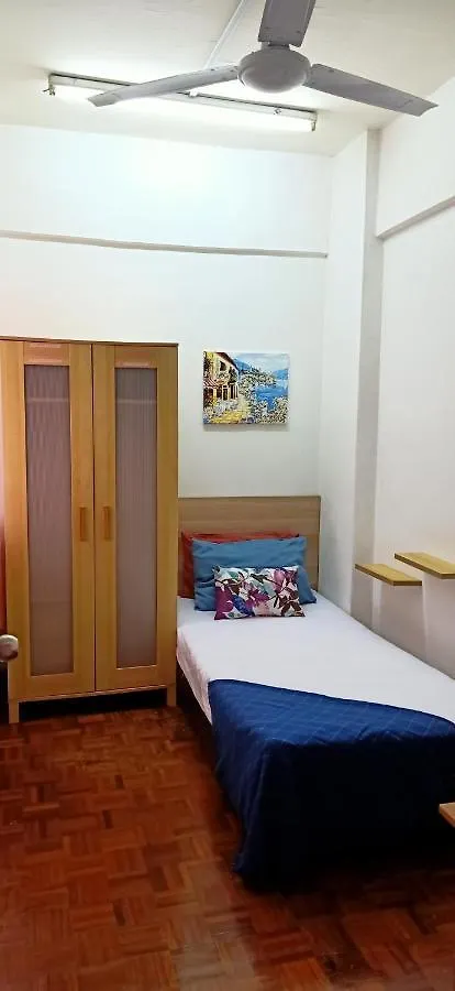 Budget Single Bedroom At Suria Kipark Damansara With Foldable Mattress For 2 Pax Kuala Lumpur Homestay szállás
