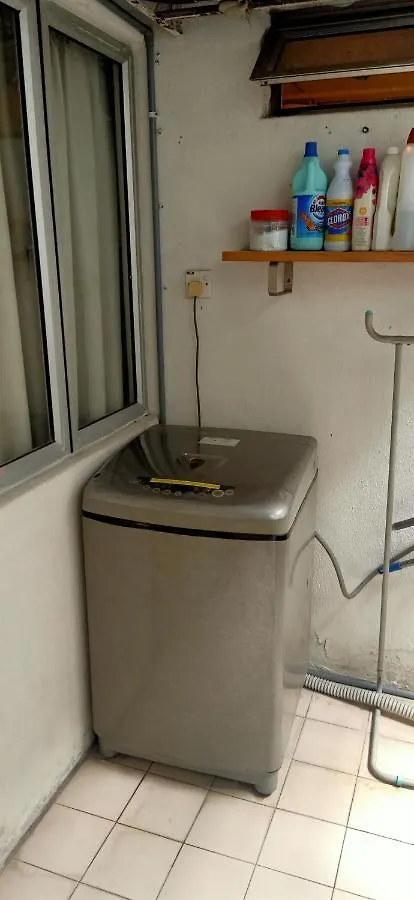 Homestay szállás Budget Single Bedroom At Suria Kipark Damansara With Foldable Mattress For 2 Pax Kuala Lumpur
