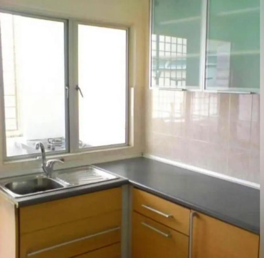 Homestay szállás Budget Single Bedroom At Suria Kipark Damansara With Foldable Mattress For 2 Pax Kuala Lumpur